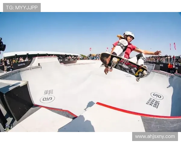 南京滑板队与重庆滑板队赛后复盘团队协作的成功与不足分析