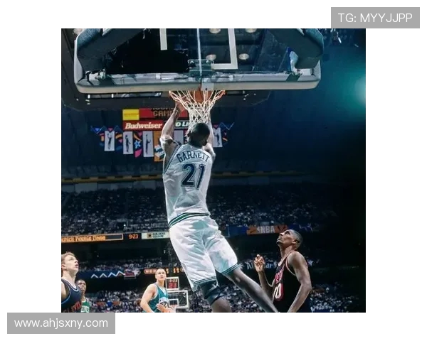 凯文·加内特:从球场巨星到篮球传奇人物的非凡人生历程 凯文·加内特:从球场巨星到篮球传奇人物的非凡人生历程