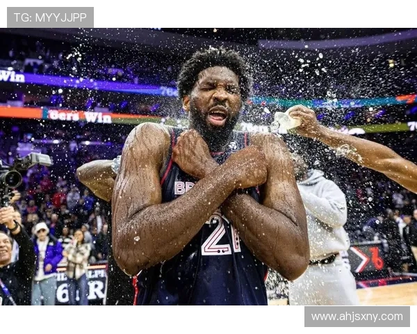 乔尔恩比德的篮球之路与NBA生涯的辉煌成就探讨