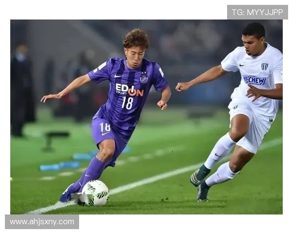 广岛三箭迎战神户胜利争夺联赛积分与荣誉的激烈对决